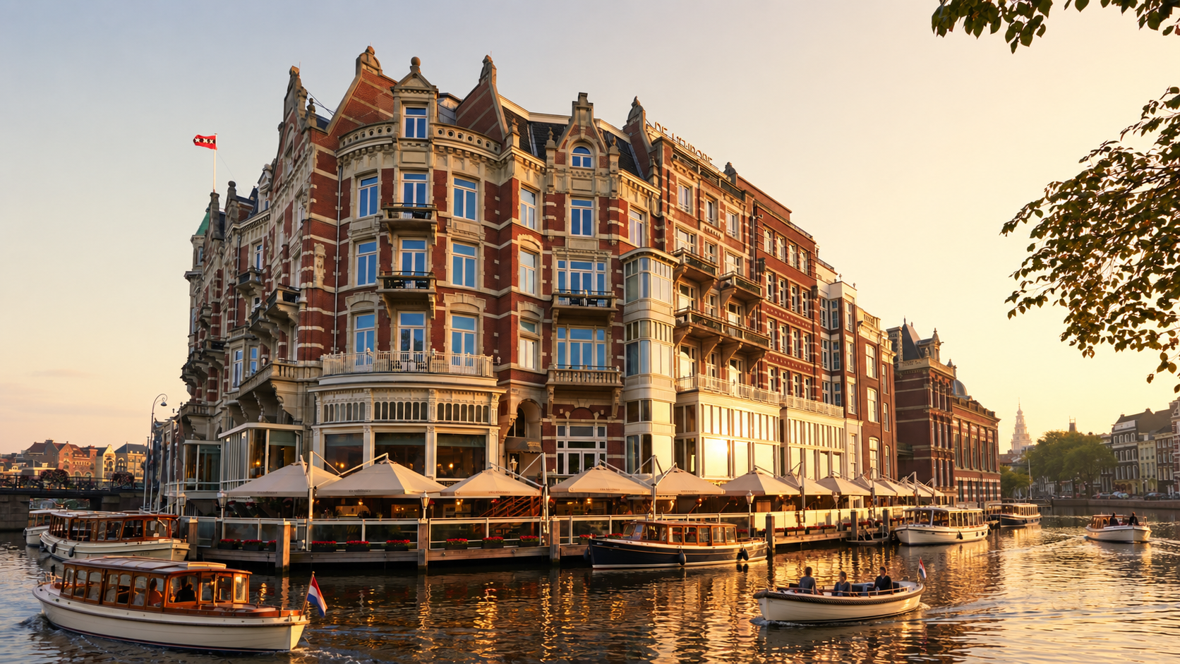 Hotel De L'Europe beside an Amsterdam canal